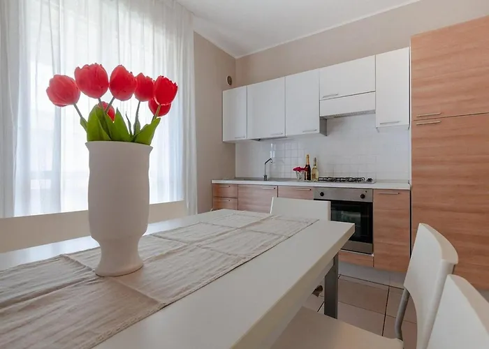 Pleasant In Near Sea Апартаменты Альба-Адриатика