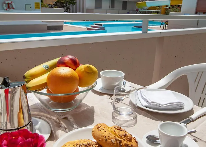 Pleasant In Near Sea Апартаменты Альба-Адриатика